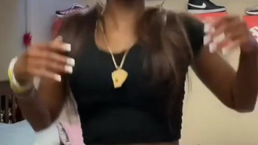 Bhadie Kelly's Soft Ass shake and pretty body.